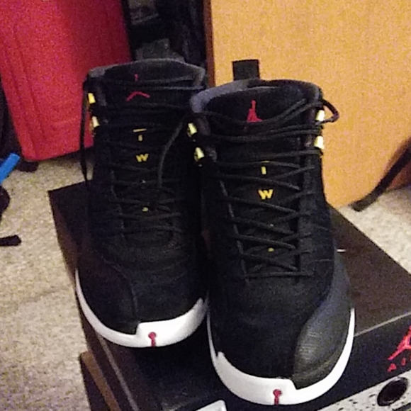 Retro 12 - Picture 2 of 3